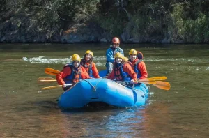 Rafting in Tamur River
